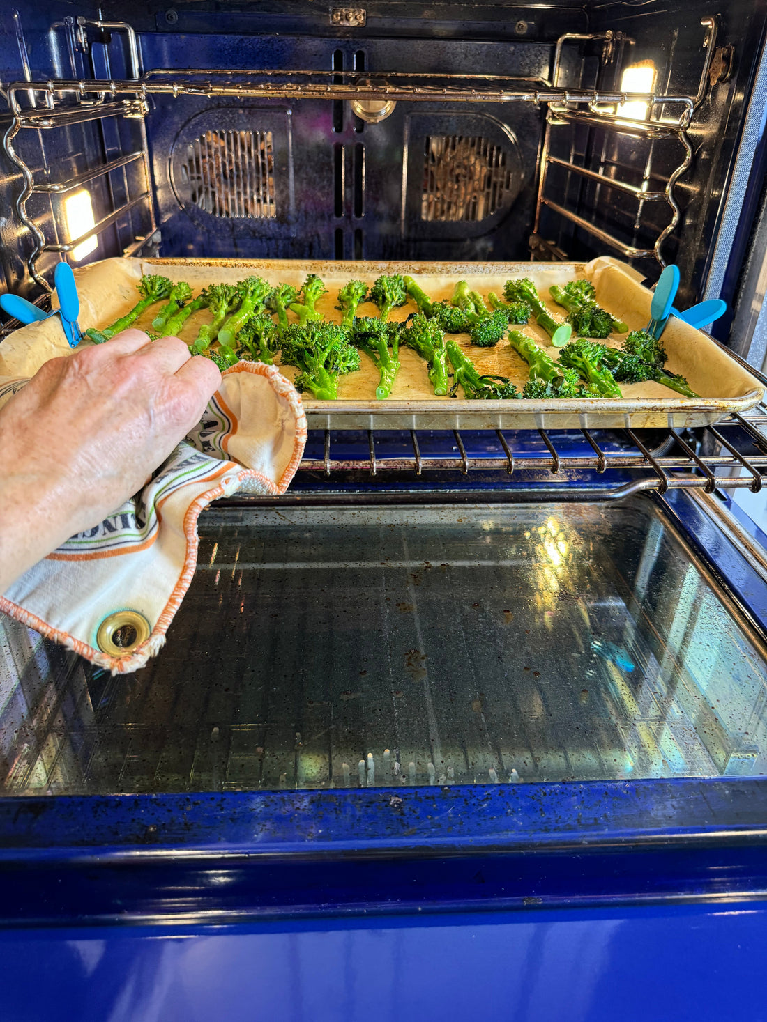 Can you put parchment paper in the oven?